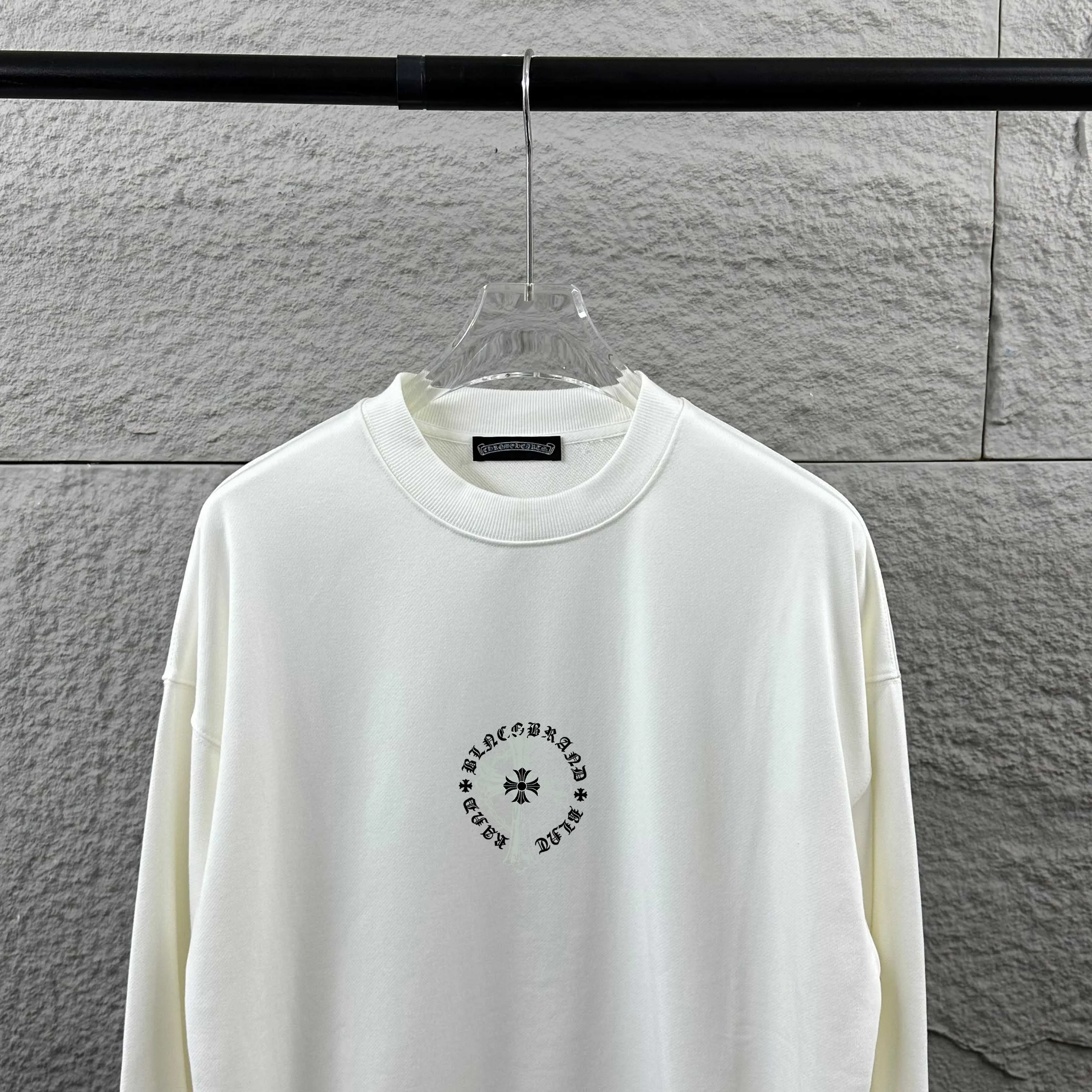 🅿️240 CH*Cro Heart*2025 early autumn and winter new style Classic horseshoe cross Sanskrit printing on the front and back, customized terry fabric Long-sleeved round neck pullover sweatshirt, same style for men and women Color: Black White Size: S (90-130 catties) M (120-150 catties) L (140-165 catties) XL (160-180 catties) XXL (180-210 pounds)